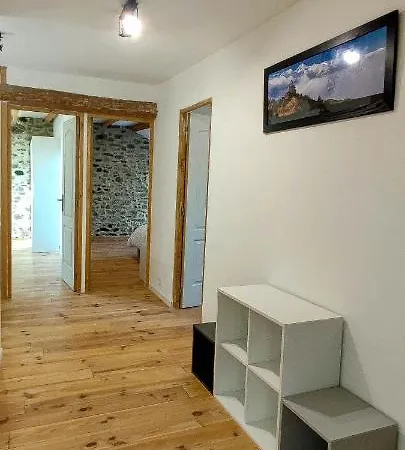 Montagne «  La Grange » Nyaraló
